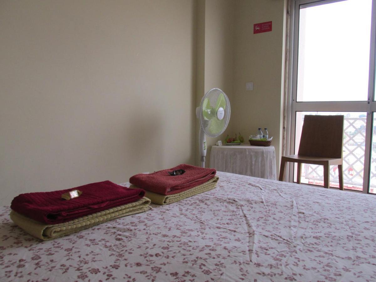 Homestay Marialva Park Seixal  Exterior photo