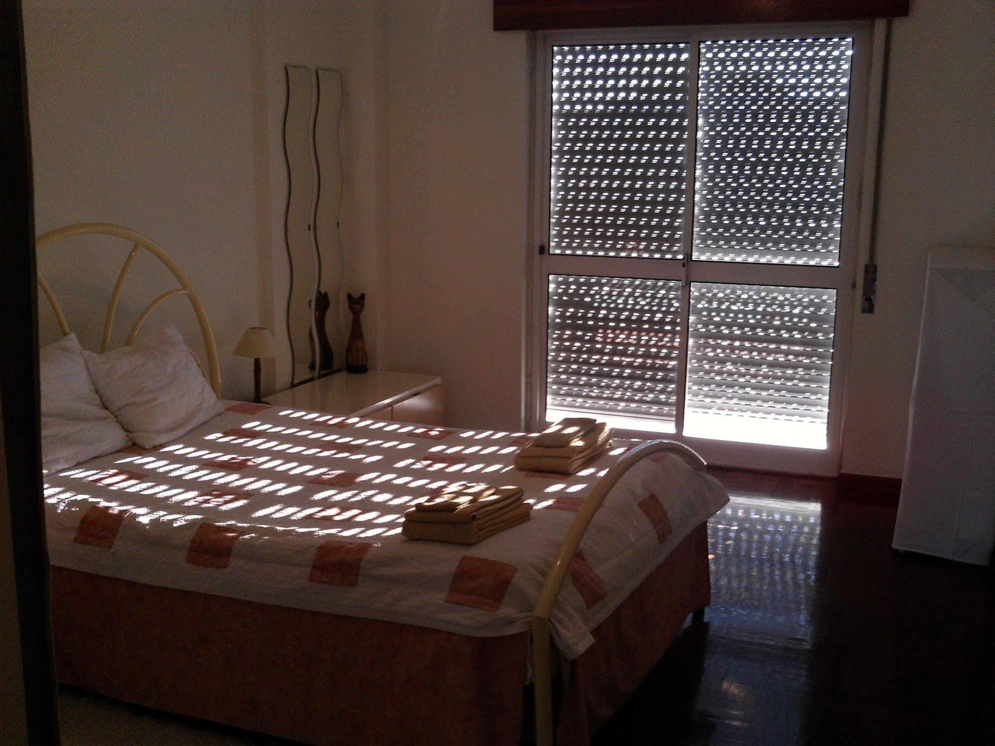 Homestay Marialva Park Seixal  Exterior photo